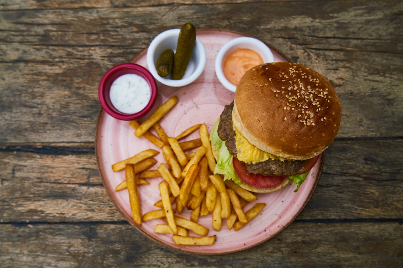 How Long to Burn Off a Cheeseburger and Fries